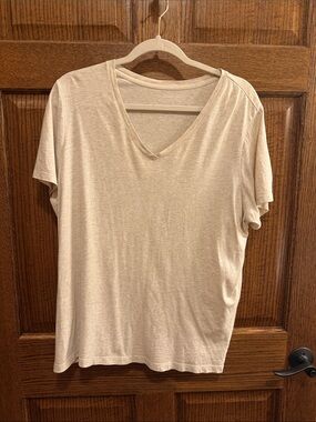 Lands' End Women's V-Neck Short Sleeve Tee Beige
Large